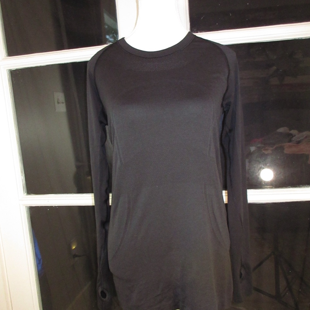 Lululemon Black Long Sleeve Top